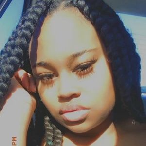 Meet your Posher, Leiala